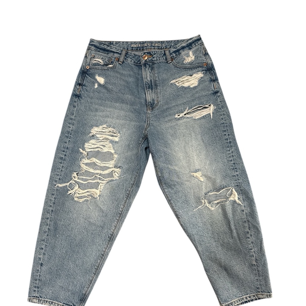 American Eagle Outfitters Women’s Blue Distressed Jeans